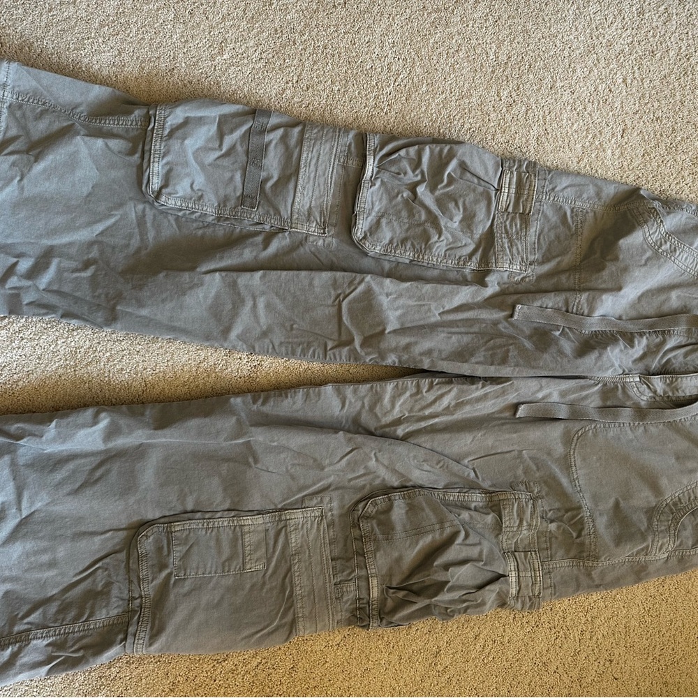 American Eagle Outfitters Women’s Light OliveCargo Pants